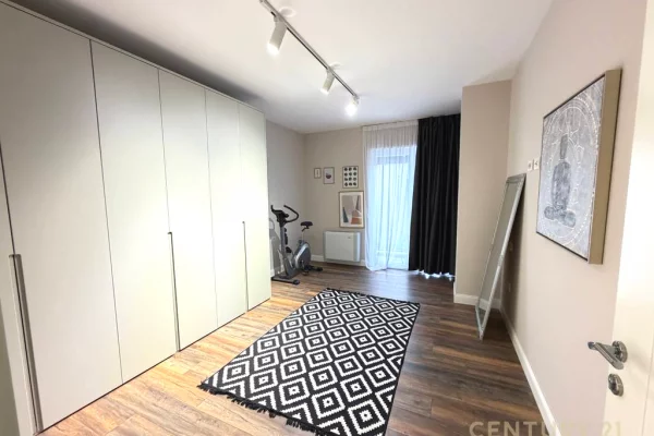 Shtepi me qera Vila Luksoze ne Tirane, 4+1, Mobilimi E mobiluar, Pagesa 3,000  Euro.