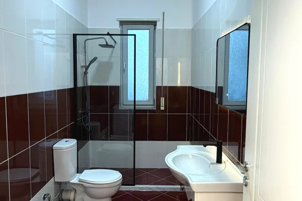 Appartamento in vendita a Tirana 2+1, Arredato