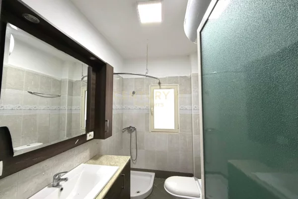 Appartamento in vendita a Tirana 1+1, Arredato