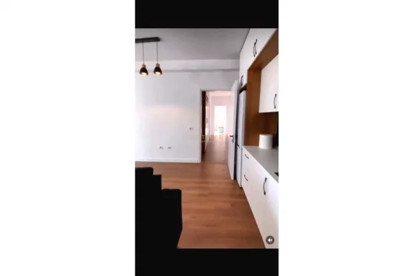 Appartamento in vendita a Tirana 2+1, Arredato