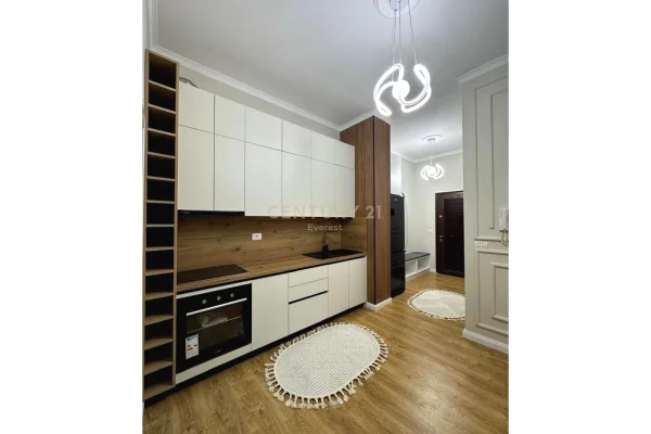 Appartamento in vendita a Tirana 1+1, Arredato