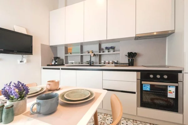 Shtepi me qera Apartament ne Tirane, 2+1, Mobilimi E mobiluar, Pagesa 1,300  Euro.
