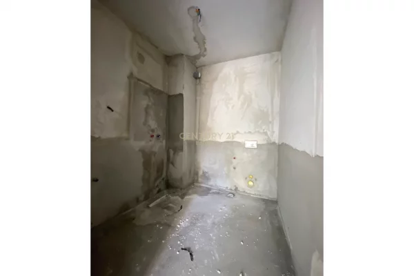 Appartamento in vendita a Tirana 2+1, Vuoto