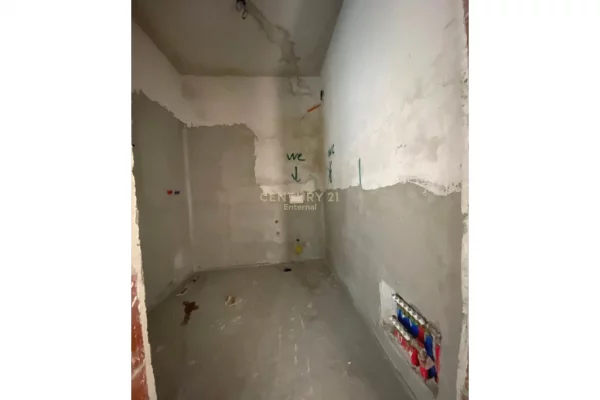 Appartamento in vendita a Tirana 2+1, Vuoto