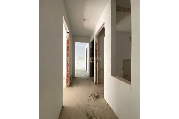 Appartamento in vendita a Tirana 2+1, Vuoto