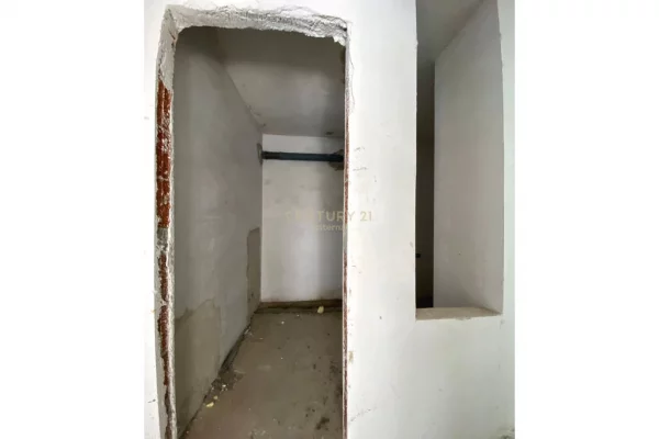 Appartamento in vendita a Tirana 2+1, Vuoto