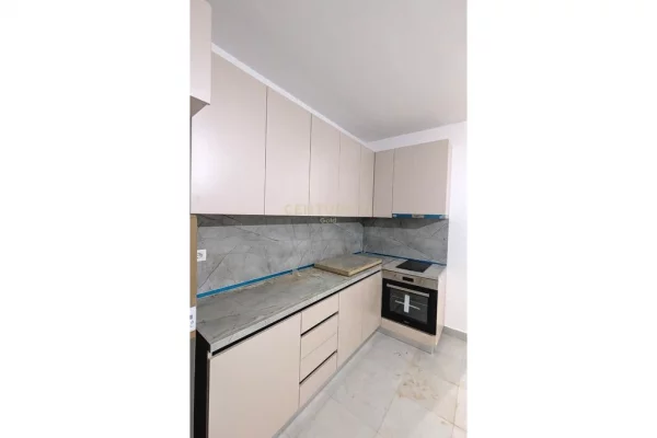 Appartamento in affitto a Tirana 2+1, Arredato