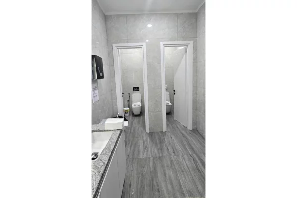 AMBIENT BIZNESI NE RR. HOXHA TAHSIM!