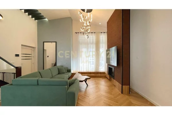 Appartamento in affitto a Tirana 3+1, Arredato