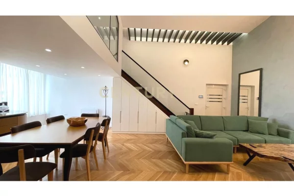 Appartamento in affitto a Tirana 3+1, Arredato