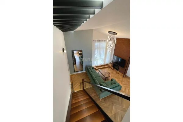 Appartamento in affitto a Tirana 3+1, Arredato