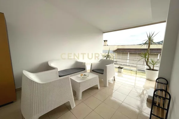 Appartamento in affitto a Tirana 2+1, Arredato