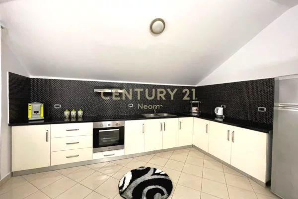 Appartamento in affitto a Tirana 2+1, Arredato