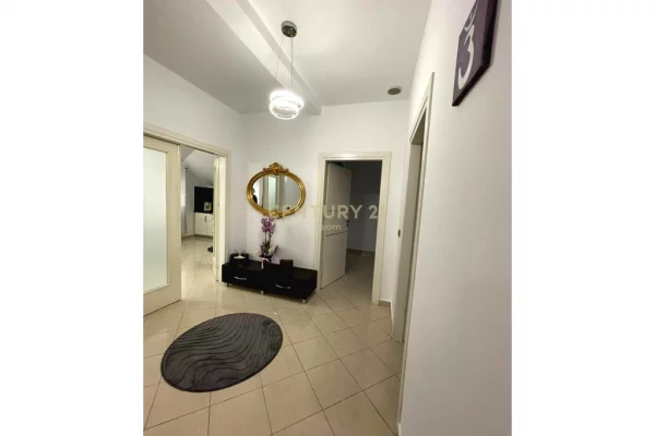 Appartamento in affitto a Tirana 2+1, Arredato