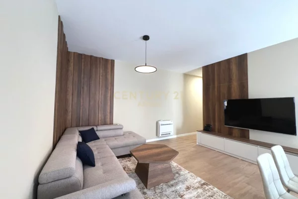 Appartamento in affitto a Tirana 2+1, Arredato