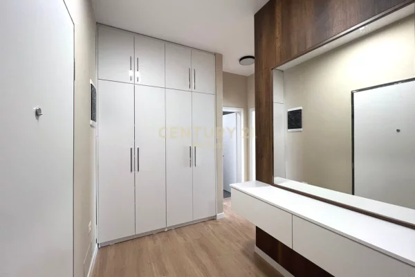 Appartamento in affitto a Tirana 2+1, Arredato