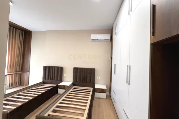 Appartamento in affitto a Tirana 2+1, Arredato