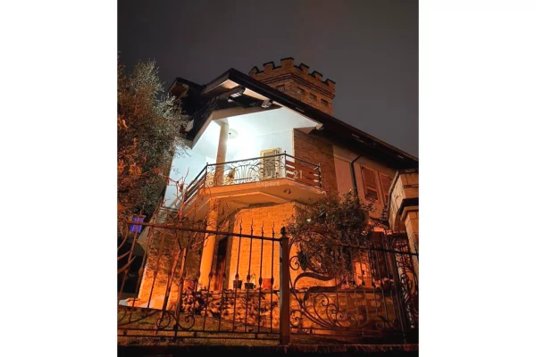 Casa in affitto 6+1 a Tirana - 3,500 Euro