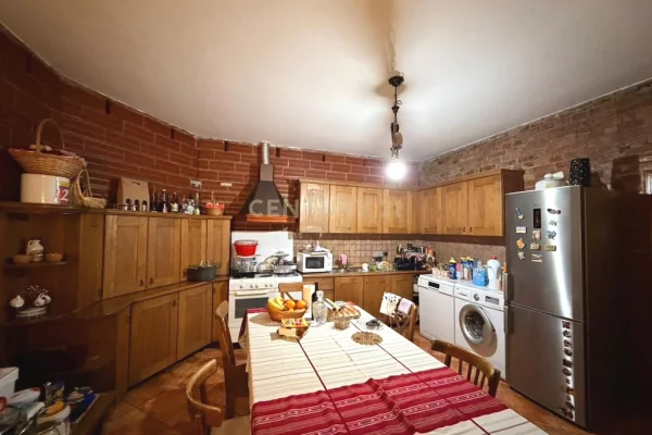 Villa di lusso in affitto a Tirana 6+1, Arredato