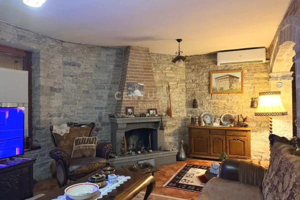 Villa di lusso in affitto a Tirana 6+1, Arredato