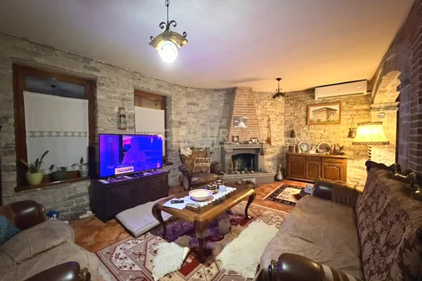 Villa di lusso in affitto a Tirana 6+1, Arredato