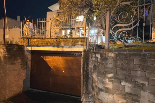 Villa di lusso in affitto a Tirana 6+1, Arredato