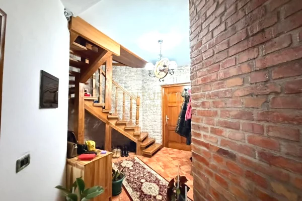 Villa di lusso in affitto a Tirana 6+1, Arredato