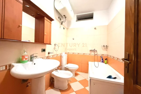 Villa di lusso in affitto a Tirana 6+1, Arredato