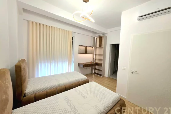 Villa di lusso in affitto a Tirana 4+1, Vuoto