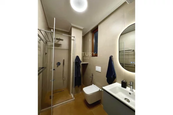 Appartamento in vendita a Tirana 2+1, Arredato