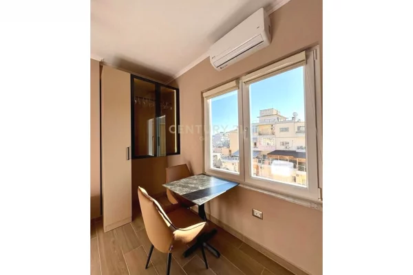 Appartamento in vendita a Tirana 2+1, Arredato