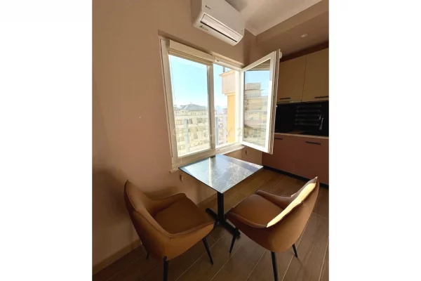 Appartamento in vendita a Tirana 2+1, Arredato