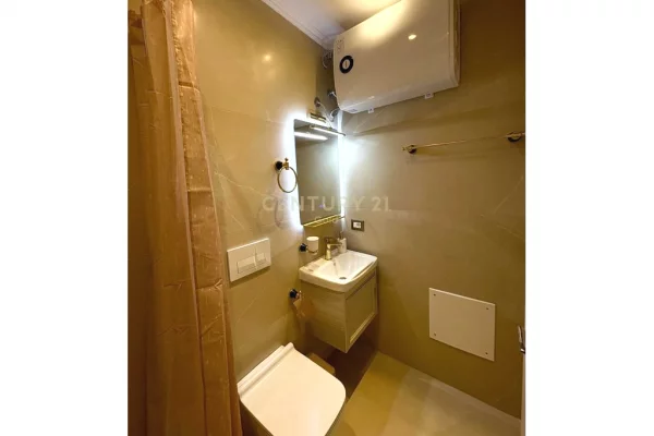 Appartamento in vendita a Tirana 2+1, Arredato