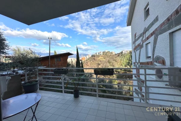 Appartamento in vendita a Tirana 3+1, Arredato