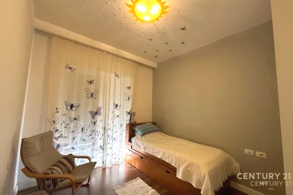 Appartamento in vendita a Tirana 3+1, Arredato