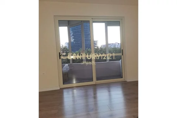 Ambient biznesi me qera 3+1 ne Tirane - 900 Euro