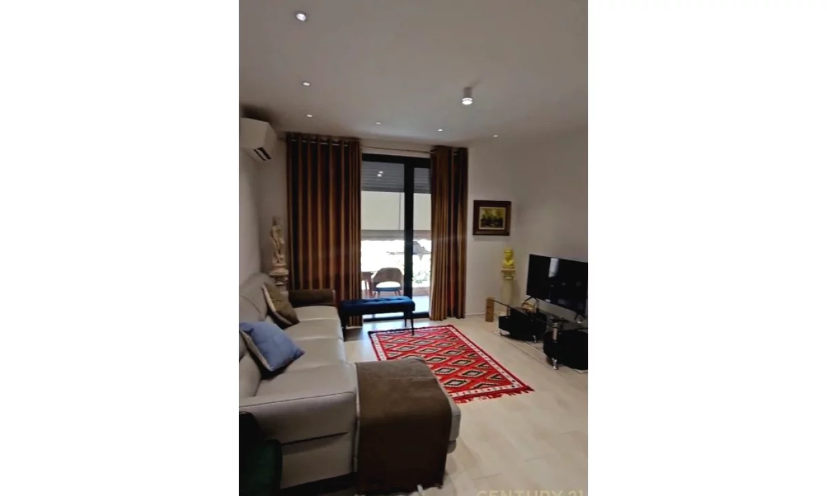 Appartamento in affitto a Tirana 2+1, Arredato