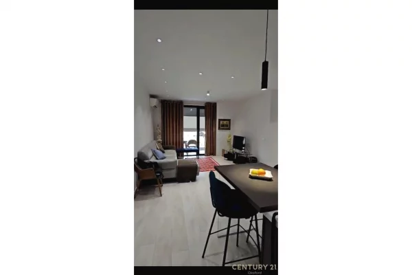 Appartamento in affitto a Tirana 2+1, Arredato