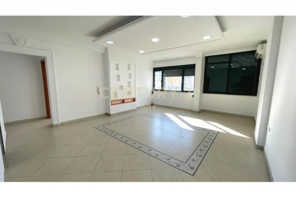 Business Property in Sale 3+1 in Tirana - 495,000 Euro