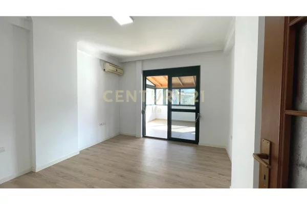 Business Property in Sale 3+1 in Tirana - 495,000 Euro