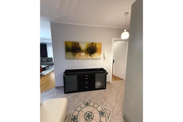 Appartamento in affitto a Tirana 2+1, Arredato