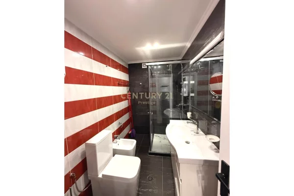 Appartamento in affitto a Tirana 2+1, Arredato