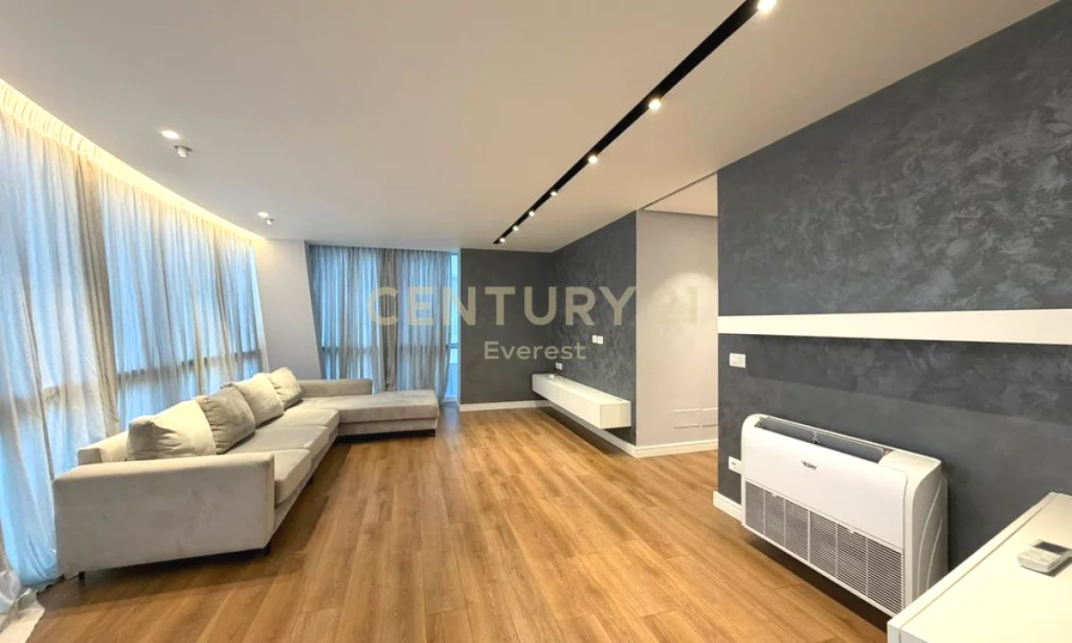 Appartamento in affitto a Tirana 3+1, Arredato