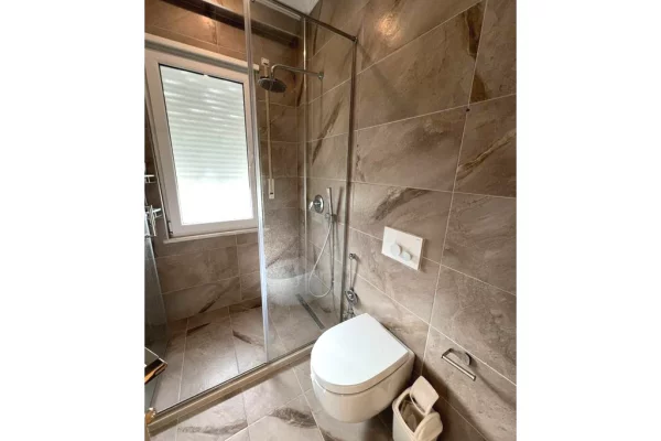 Appartamento in vendita a Tirana 3+1, Arredato