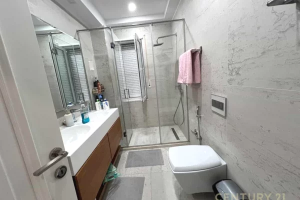 Appartamento in vendita a Tirana 3+1, Arredato