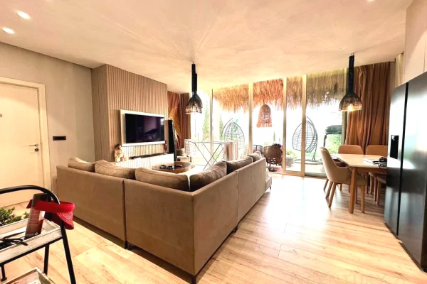 Shtepi ne shitje Apartament ne Vlore, 1+1, Mobilimi E mobiluar, Pagesa 530,000  Euro.