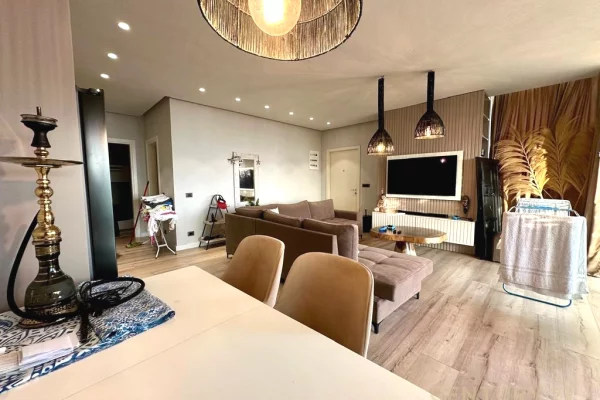 Shtepi ne shitje Apartament ne Vlore, 1+1, Mobilimi E mobiluar, Pagesa 530,000  Euro.