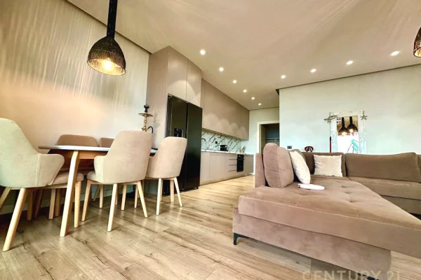 Shtepi ne shitje Apartament ne Vlore, 1+1, Mobilimi E mobiluar, Pagesa 530,000  Euro.