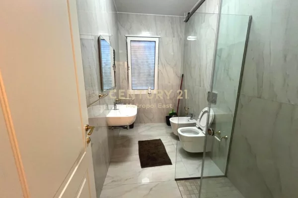 Appartamento in affitto a Tirana 1+1, Arredato