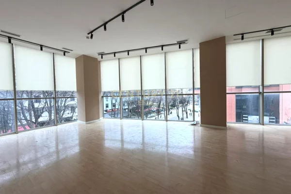 Zyre Me Qira perballe Drejtorise se Policise, Tirane - 1050Euro | 50 m2